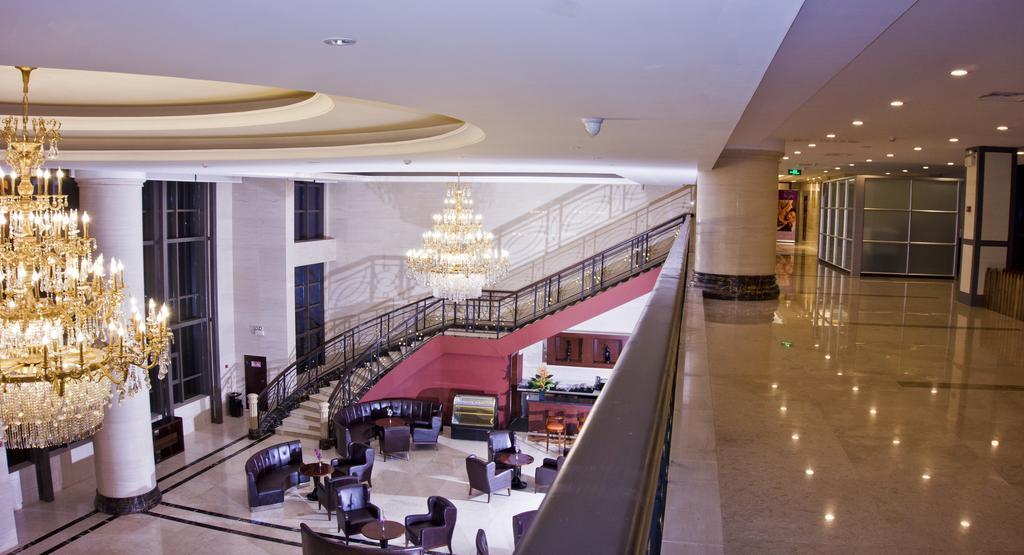 Tang Palace Hotel Άκρα Εξωτερικό φωτογραφία