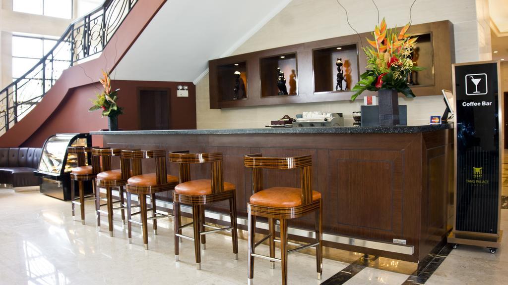 Tang Palace Hotel Άκρα Εξωτερικό φωτογραφία