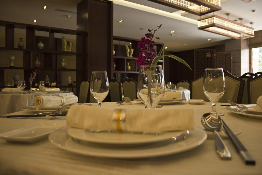 Tang Palace Hotel Άκρα Εξωτερικό φωτογραφία