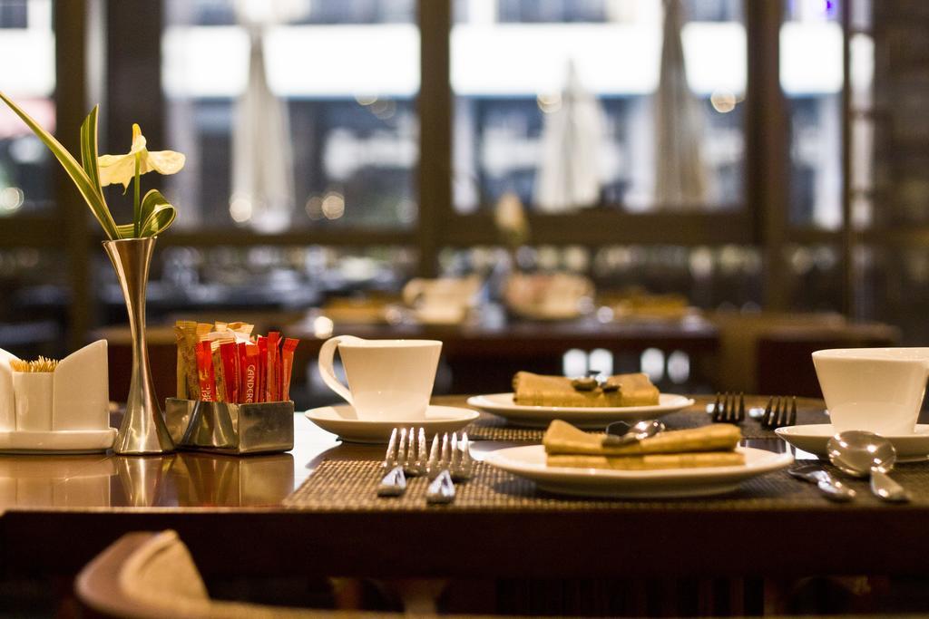 Tang Palace Hotel Άκρα Εξωτερικό φωτογραφία