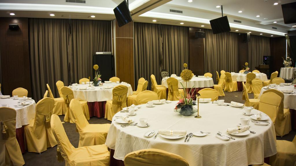 Tang Palace Hotel Άκρα Εξωτερικό φωτογραφία