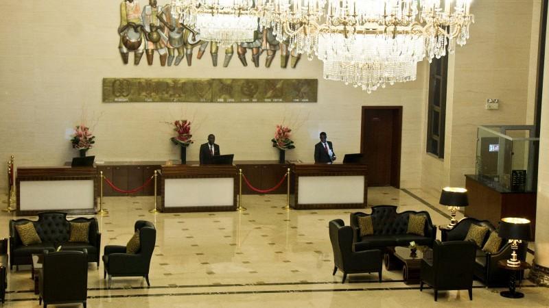 Tang Palace Hotel Άκρα Εξωτερικό φωτογραφία