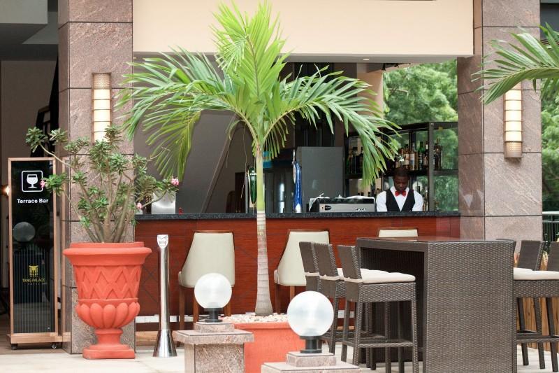 Tang Palace Hotel Άκρα Εξωτερικό φωτογραφία